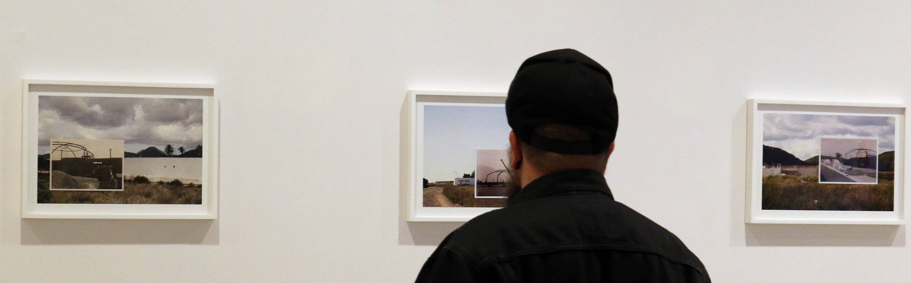 El fin de la Ibiza discotequera, de Irene de Andrés, las pinturas que invitan a tocar, de Mercedes Mangrané, y las esculturas de despojos, de Elena Aizkoa, muestran hasta octubre tres maneras de expresarse de una misma generación