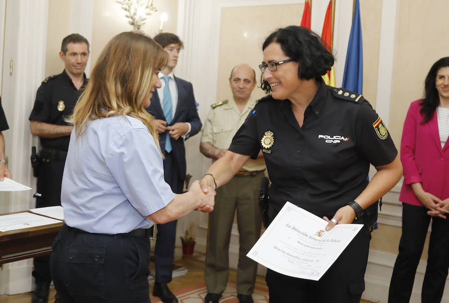 Fotos: Palencia reconoce el trabajo de los agentes de seguridad privada