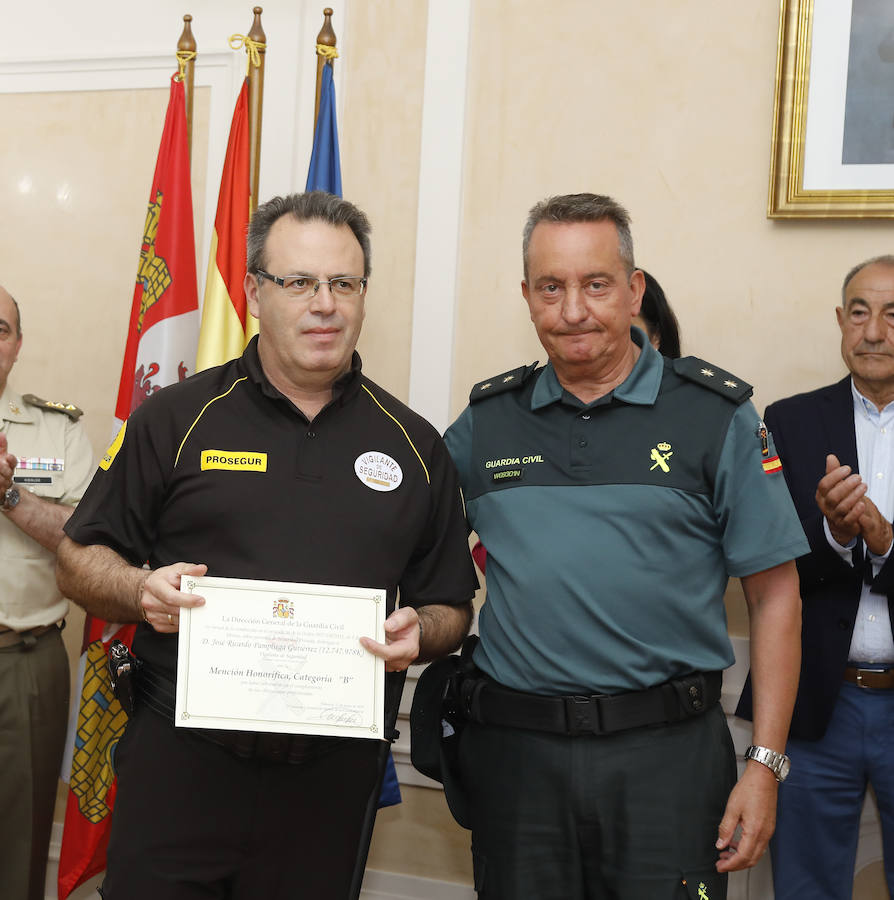 Fotos: Palencia reconoce el trabajo de los agentes de seguridad privada