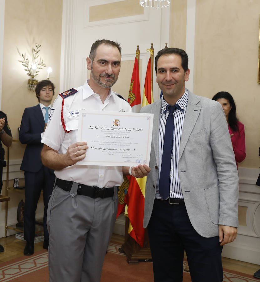 Fotos: Palencia reconoce el trabajo de los agentes de seguridad privada