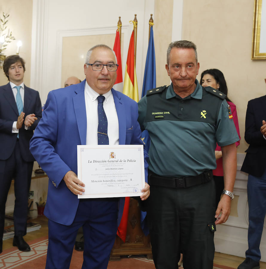 Fotos: Palencia reconoce el trabajo de los agentes de seguridad privada