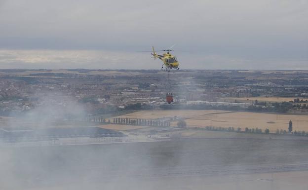 Imagen principal - Algunas imágenes del incendio.