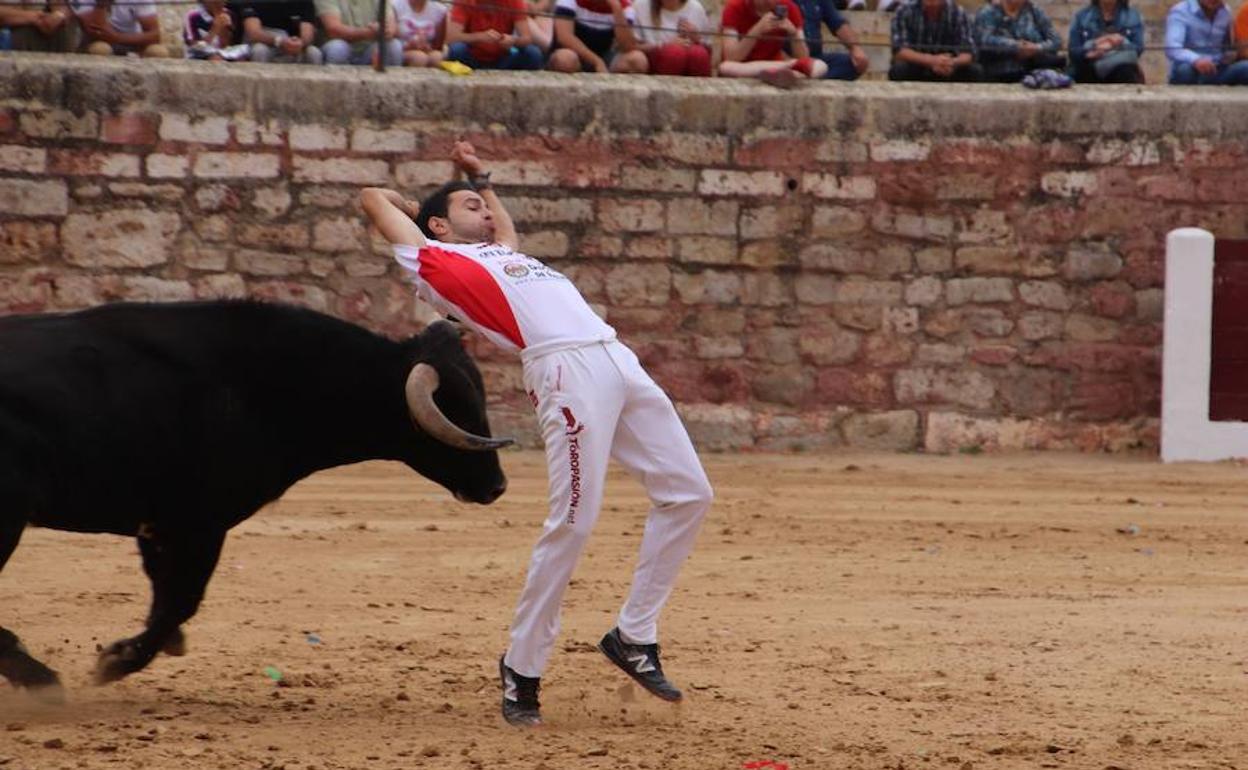 Jonatan Esteban, en el ajustado corte que le dio el triunfo