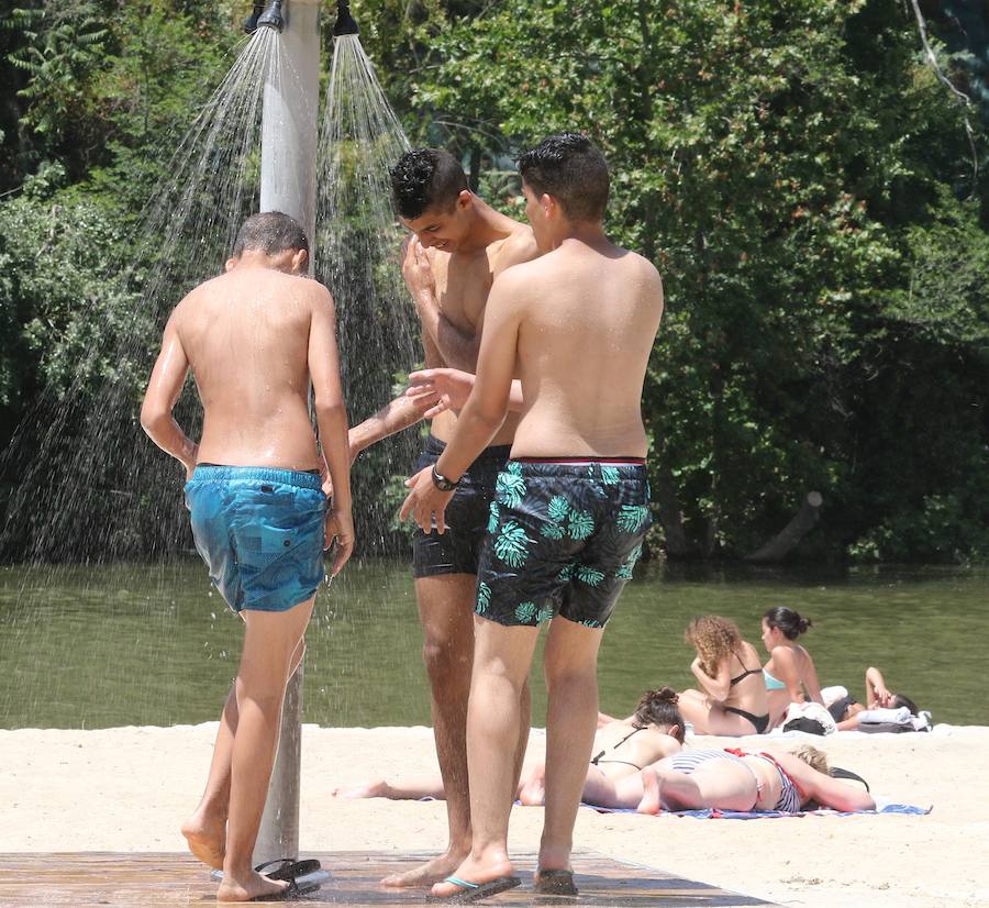 La Playa de las Moreras de Valladolid durante la ola de calor.