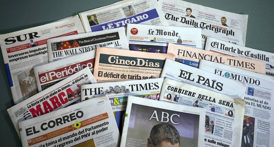 Cabecereas de periódicos españoles y europeos.
