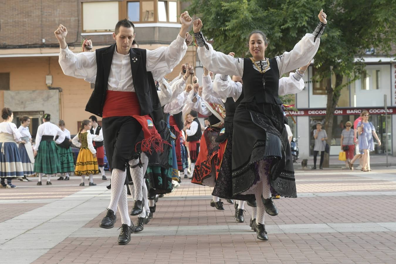Fotos: Pasacalles en las fiestas de La Rondilla