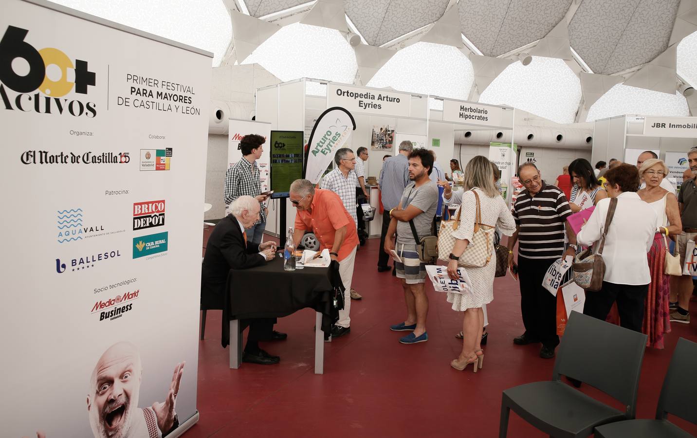 Charlas, conciertos, humor y magia para recibir el verano, con acceso gratuito, y disfrutar de ocio y fiesta en la Cúpula del Milenio de Valladolid