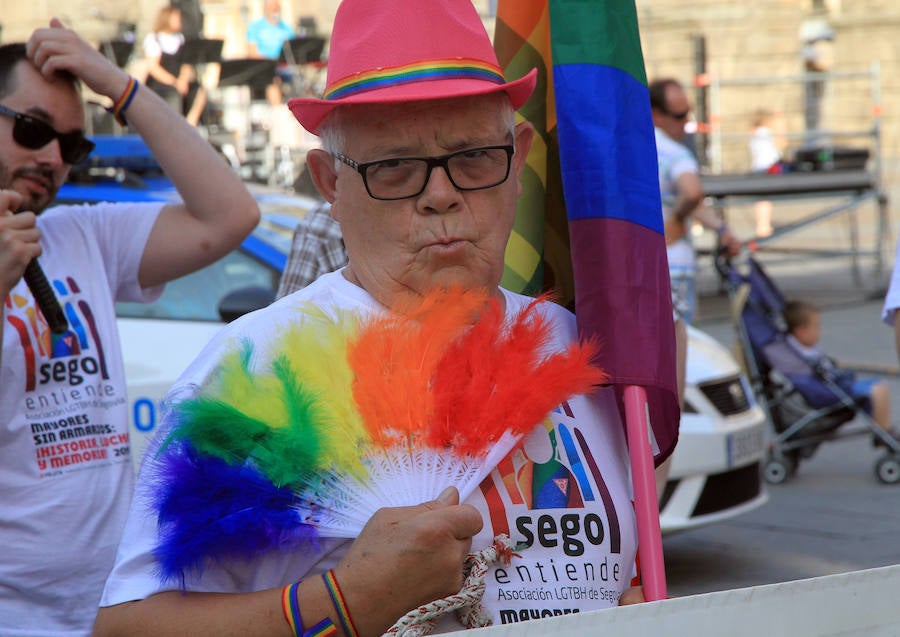 Fotos: Manifestación del Orgullo Gay en Segovia