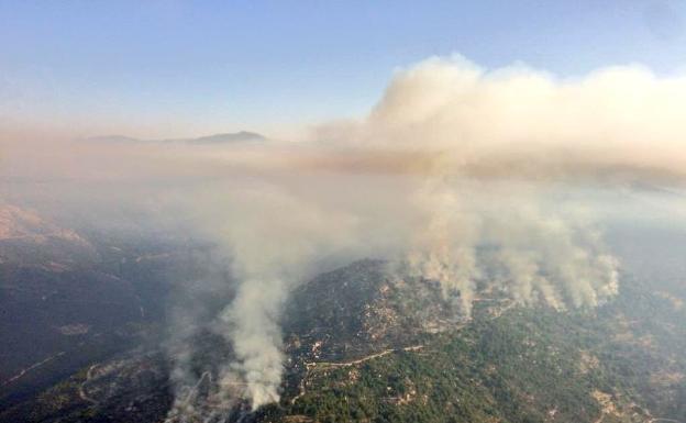  Vista aérea de los incendios en la provincia de Ávila. 