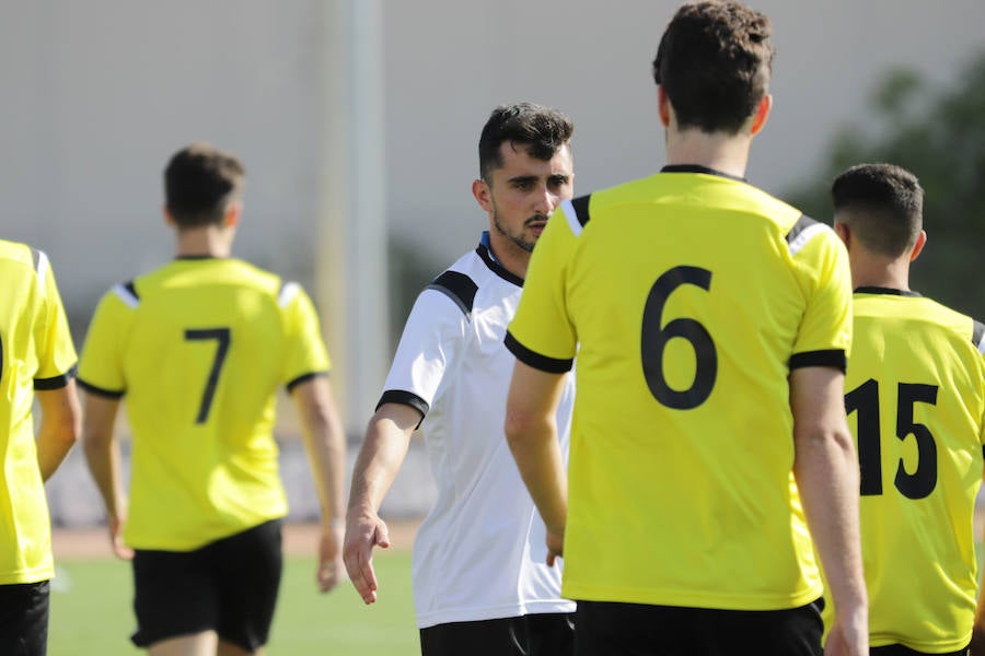 El concurso para que jóvenes jugadores intenten ganarse un hueco en el fútbol semiprofesional ha arrancado hoy en Salamanca.