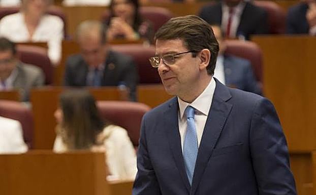 Mañueco, durante su toma de posesión como procurador el pasado 21 de junio.