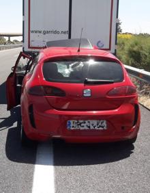 Imagen secundaria 2 - Un accidente por alcance entre un turismo y un camión se salda con cuatro trasladados al Hospital de Palencia