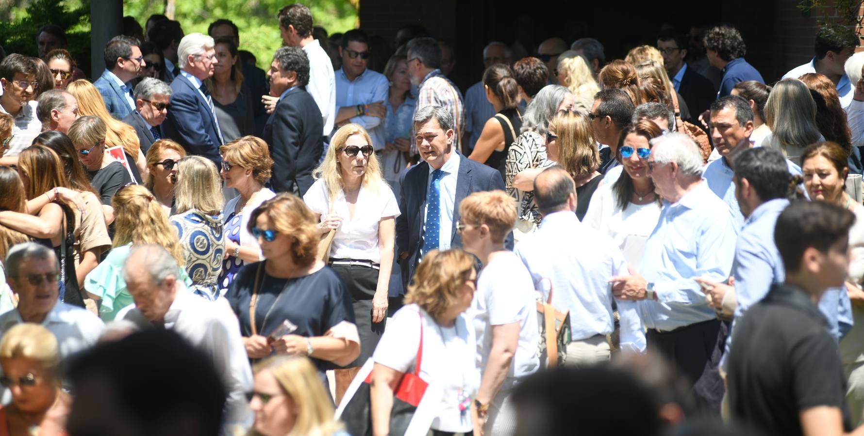 Decenas de personas han abarrotado la capilla del tanatorio de las Contiendas para despedirse de la secretaria del Colegio de Abogados de Valladolid