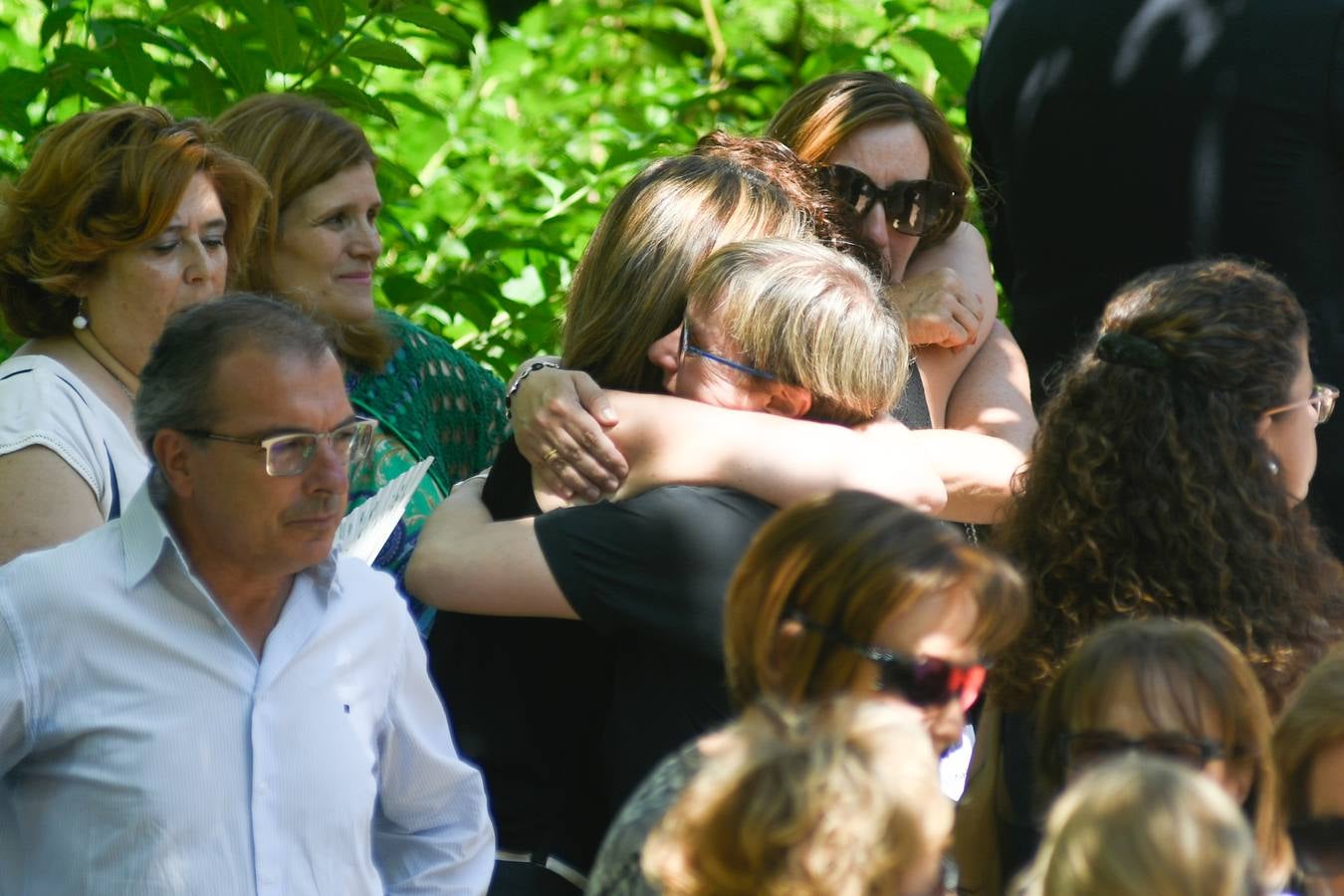 Decenas de personas han abarrotado la capilla del tanatorio de las Contiendas para despedirse de la secretaria del Colegio de Abogados de Valladolid