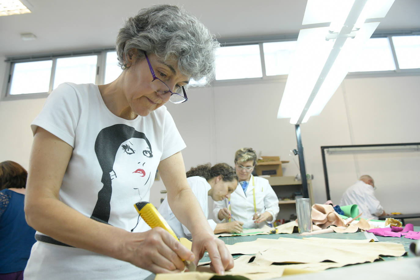 Imágenes del curso de elaboración artesana de un par de zapatos impartido por Rocío Mozo en el Centro Regional de Artesanía de Castilla y León.
