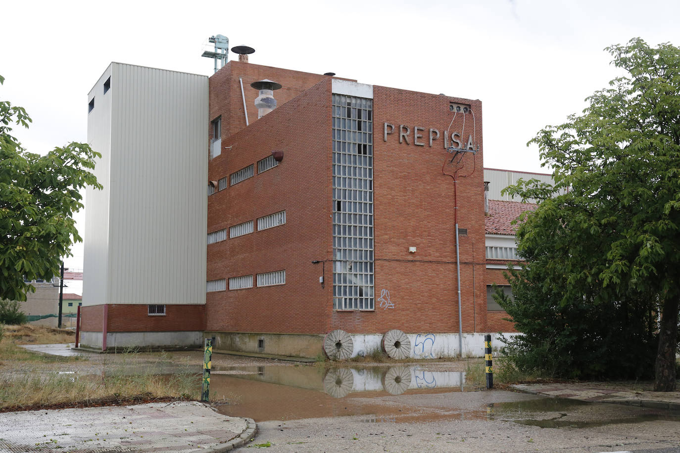 Fotos: Una tormenta anega veinte garajes en Grijota y causa daños en Palencia capital