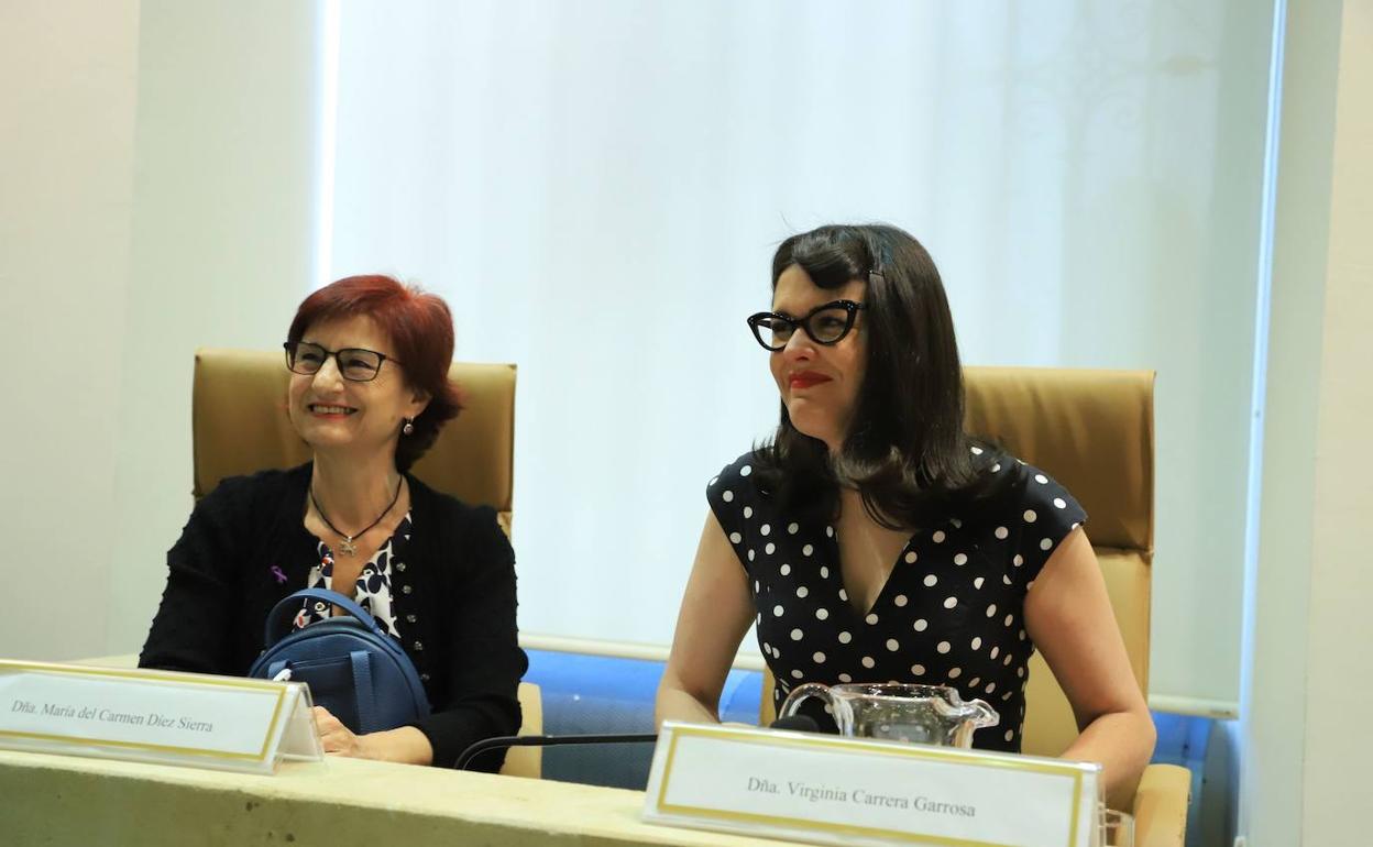 Carmen Díez y Virginia Carrera, en el Salón de Plenos del Ayuntamiento. 