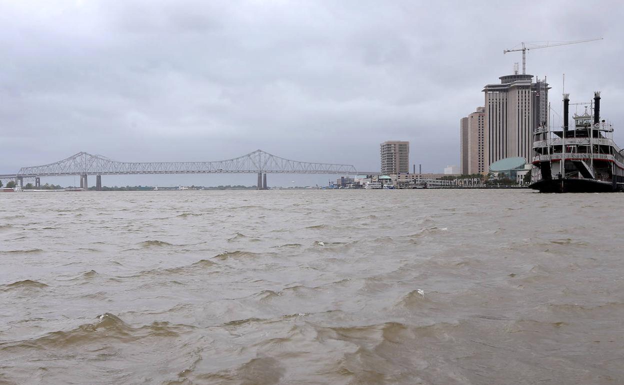 Vista del río Mississippi cerca de Nueva Orleans. 