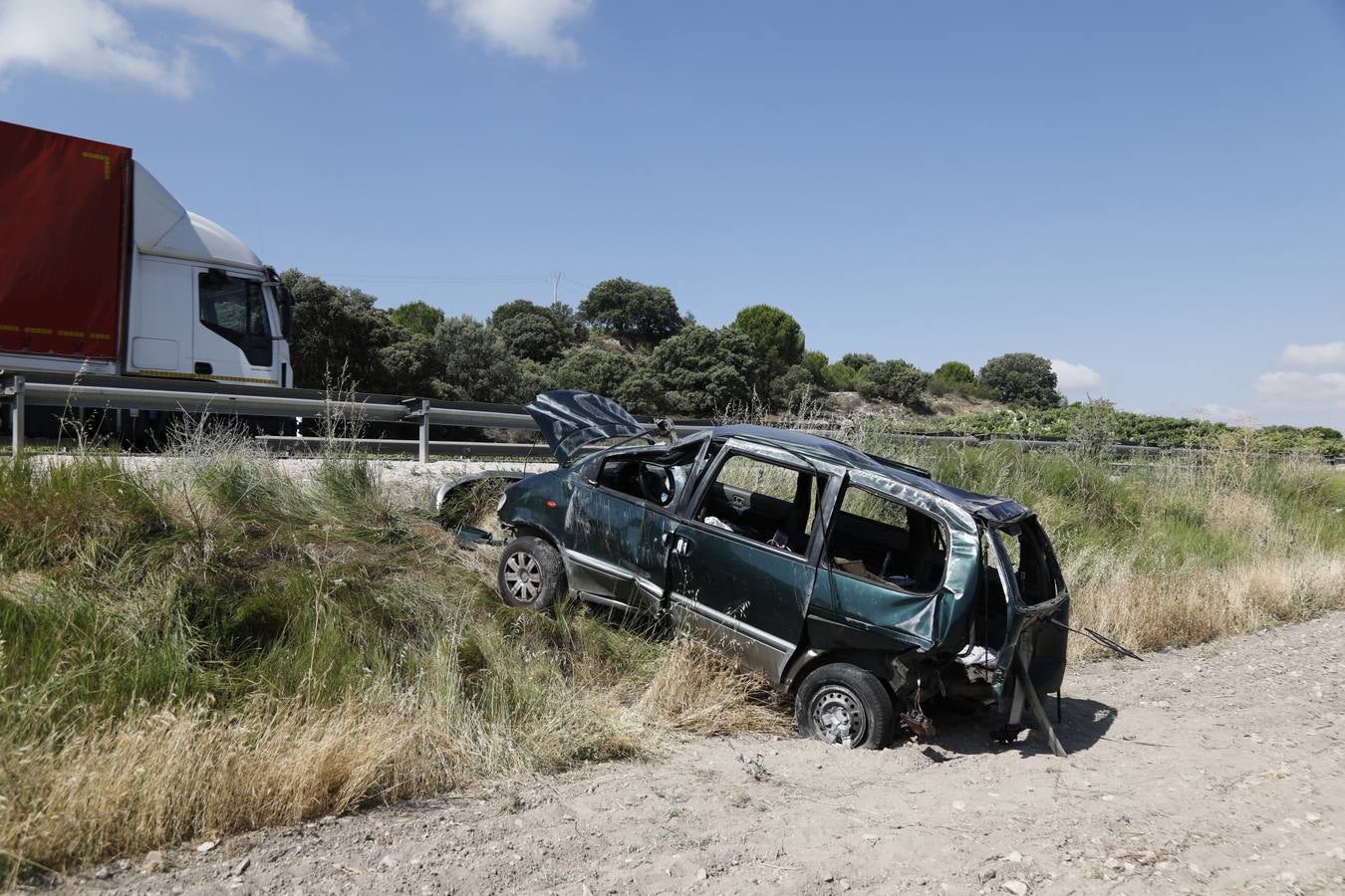 Fotos: Tres heridos en una accidente de tráfico en la carretera N-122 en Valladolid