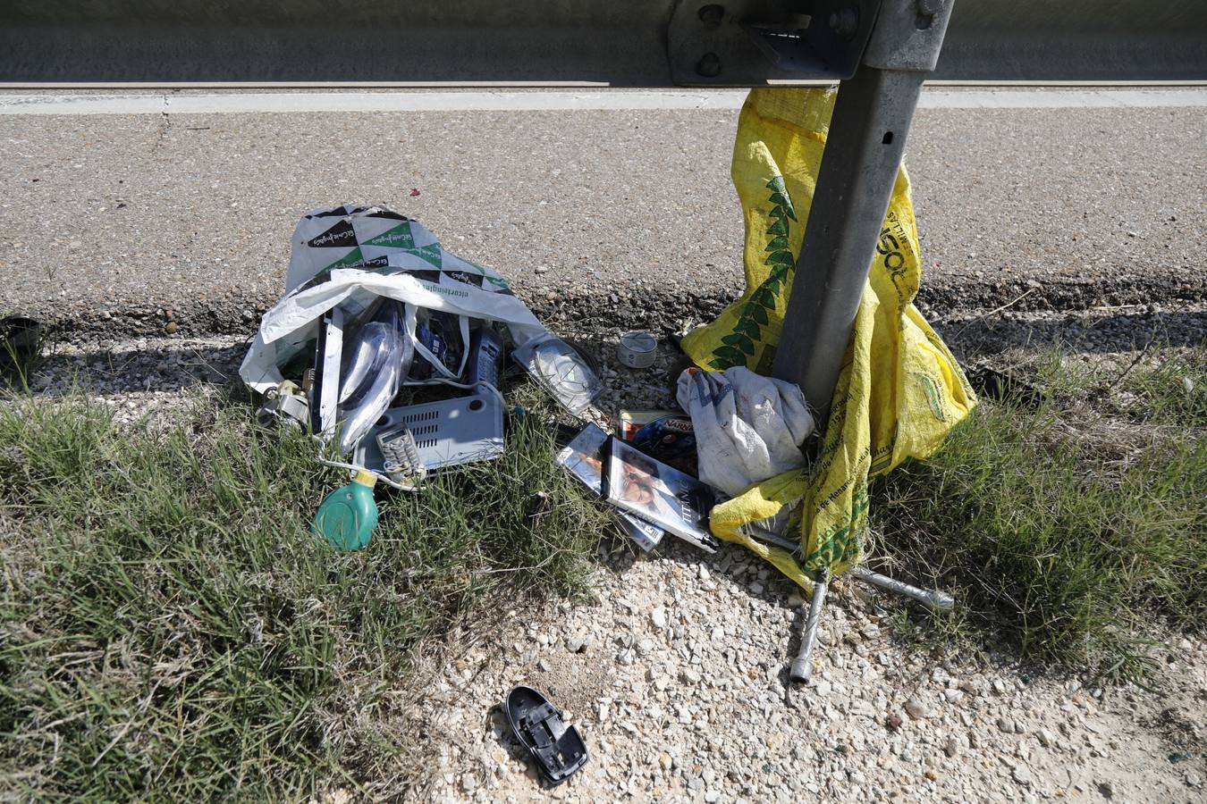 Fotos: Tres heridos en una accidente de tráfico en la carretera N-122 en Valladolid