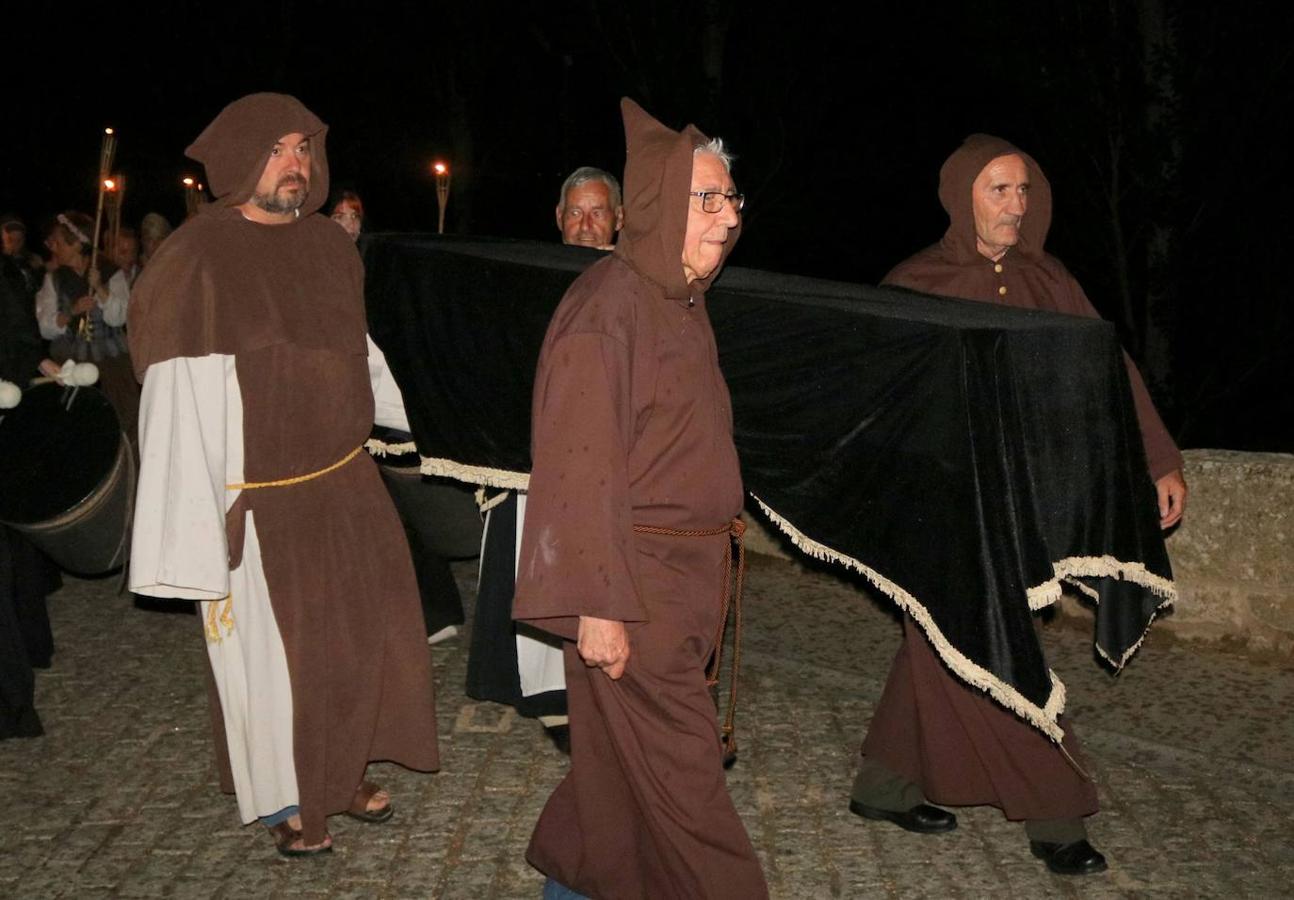 Fotos: Escenificación del Cortejo Fúnebre de la Reina Juana I de Castilla en Torquemada