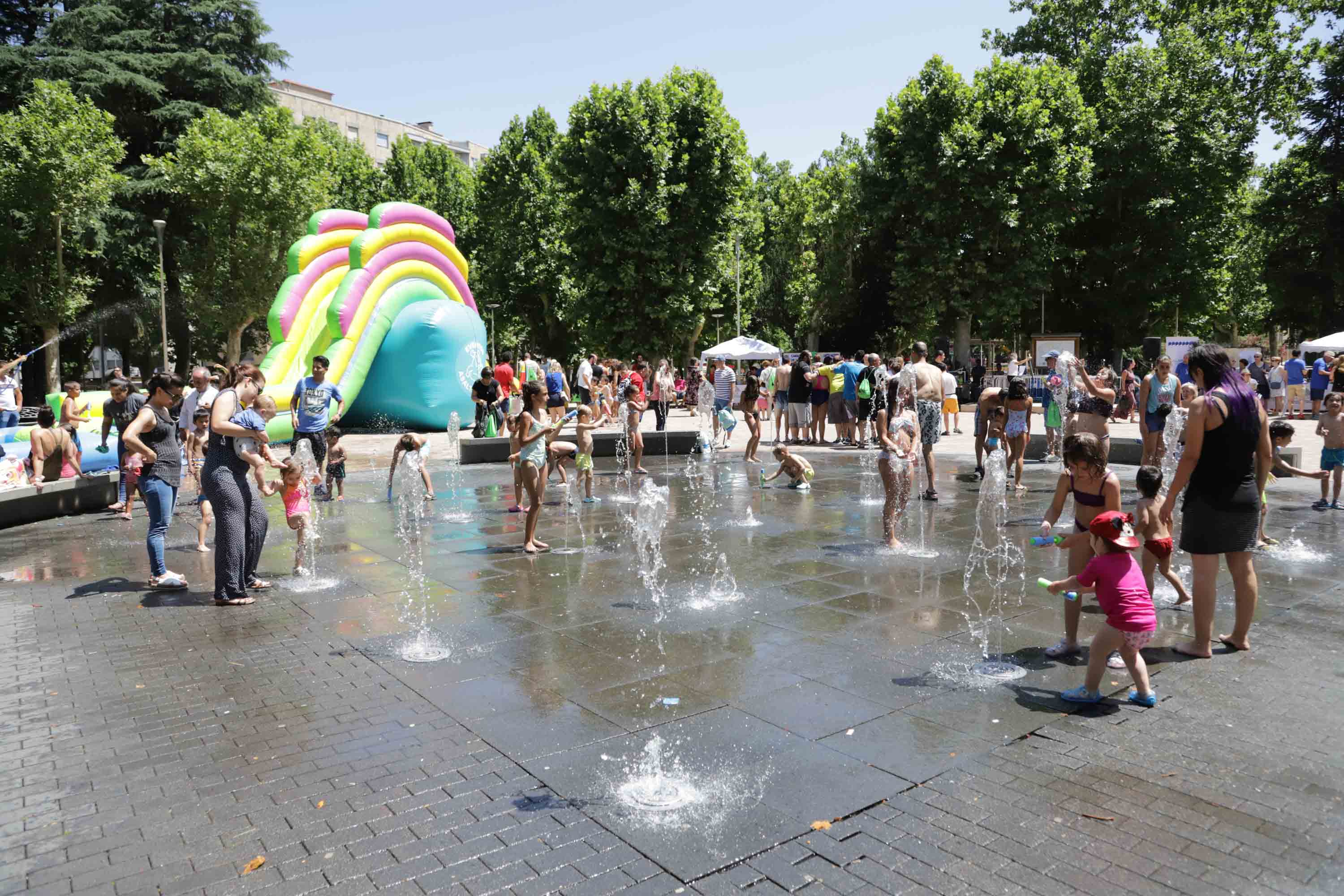 Fotos: Campaña &#039;Mójate por la esclerosis&#039; en Salamanca