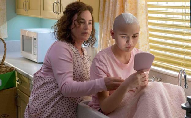 Patricia Arquette y Joey King, en 'The Act'.