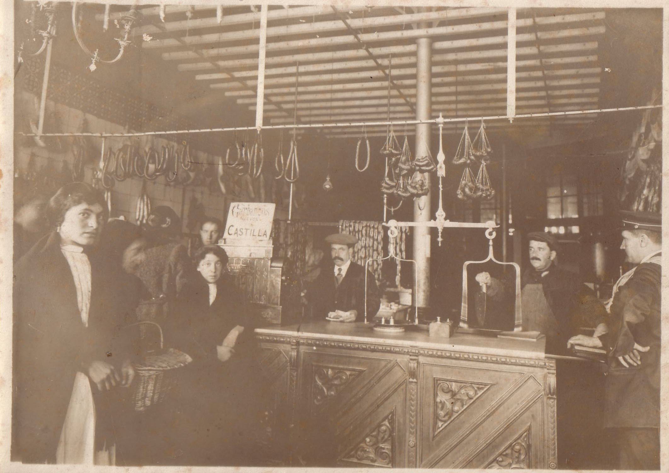 Interior de la carnicería de Pantaleón Muñoz en Fuente Dorada.