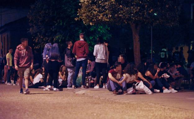 Botellon en las fiestas de Matapozuelos del año pasado. 