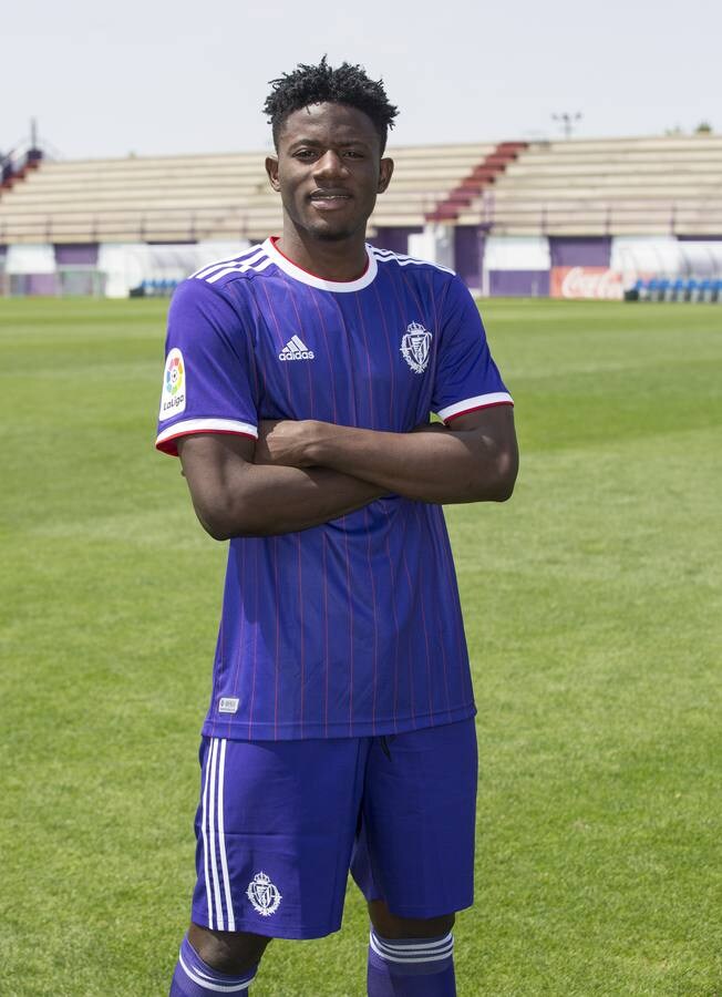 El Real Valladolid presenta su segunda equipación. El Real Valladolid presenta su segunda equipación 