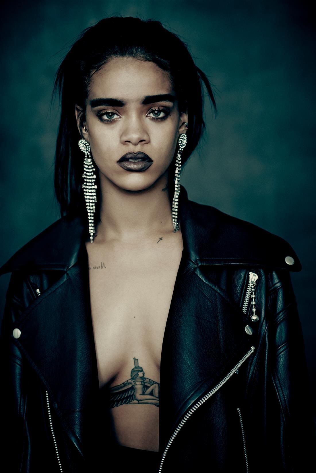 Rihanna fotografiada por Paolo Roversi. 