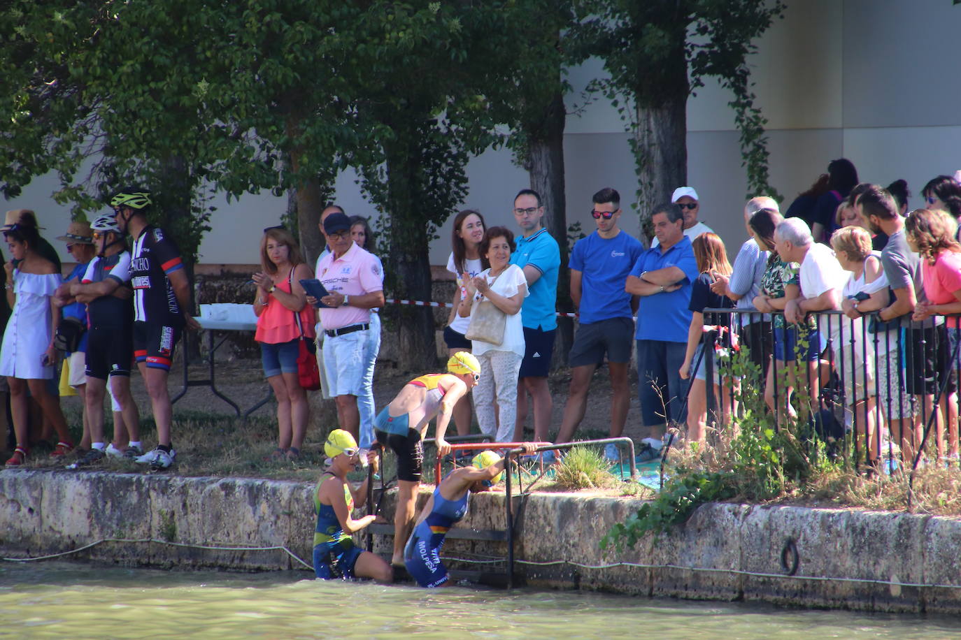 Los recorridos de natación, ciclismo y carrera a pie han discurrido exclusivamente por los caminos de sirga y las aguas de esta infraestructura simbólica de Tierra de Campos