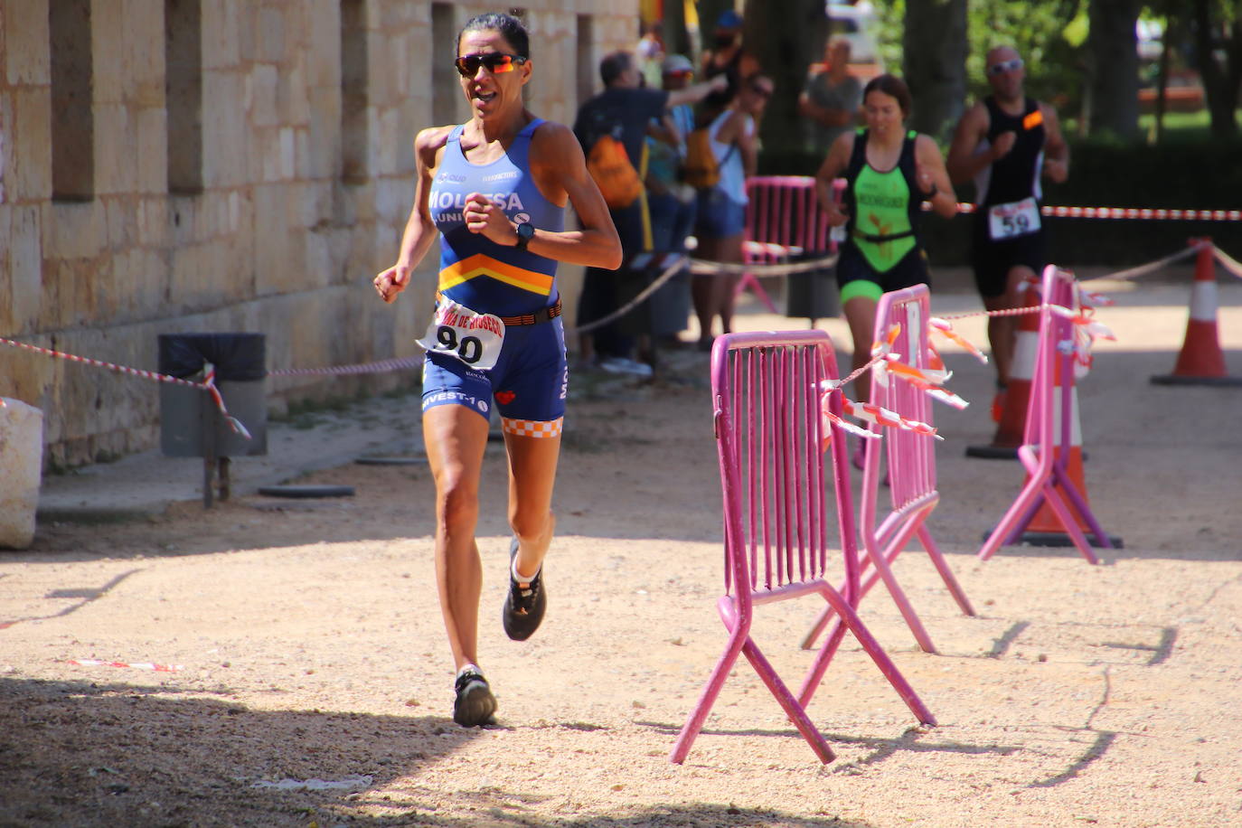 Los recorridos de natación, ciclismo y carrera a pie han discurrido exclusivamente por los caminos de sirga y las aguas de esta infraestructura simbólica de Tierra de Campos