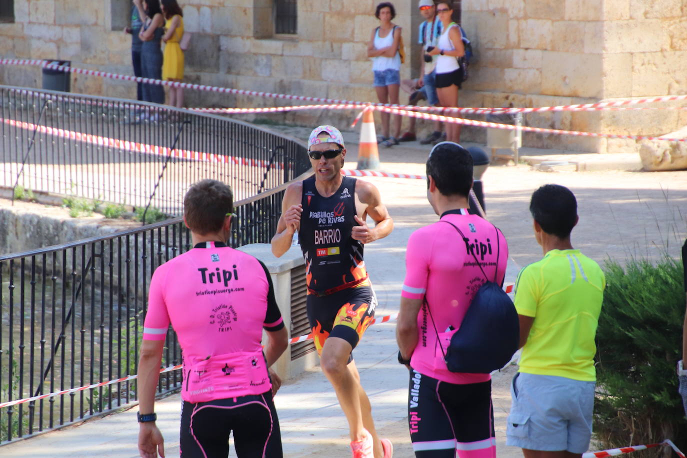 Los recorridos de natación, ciclismo y carrera a pie han discurrido exclusivamente por los caminos de sirga y las aguas de esta infraestructura simbólica de Tierra de Campos