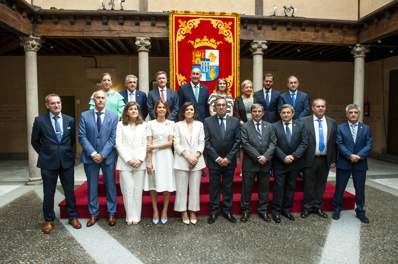 Fotos: Pleno de constitución de la Diputación