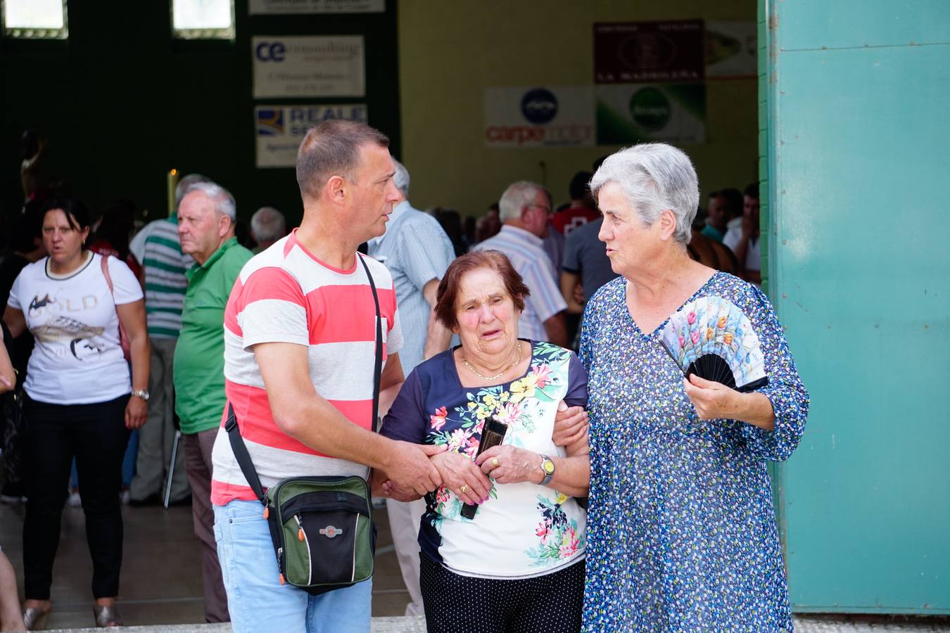 Los jóvenes regresaban de las fiestas del municipio de Santa Inés, dentro de la pedanía de Galisancho | El pabellón municipal de deportes del municipio acogió desde primera hora de la tarde del domingo la capilla ardiente con los féretros de las víctimas