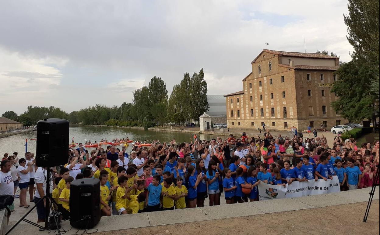 Acto de apoyo a la candidatura de Rioseco en la dársena del Canal de Castilla.