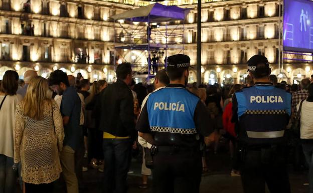 Policía Local en un concierto en la Plaza.