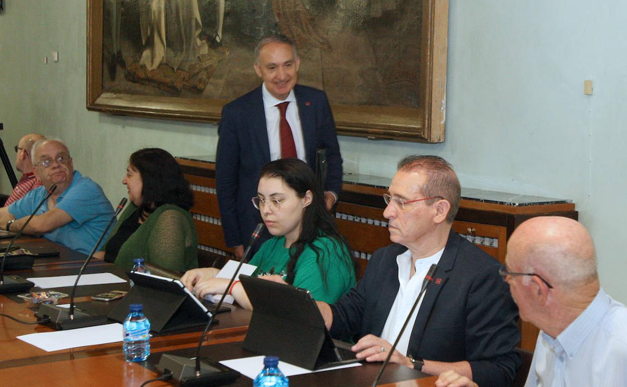 El rector de la Universidad de Valladolid, Antonio Largo, a su llegada al Consejo de Gobierno. 