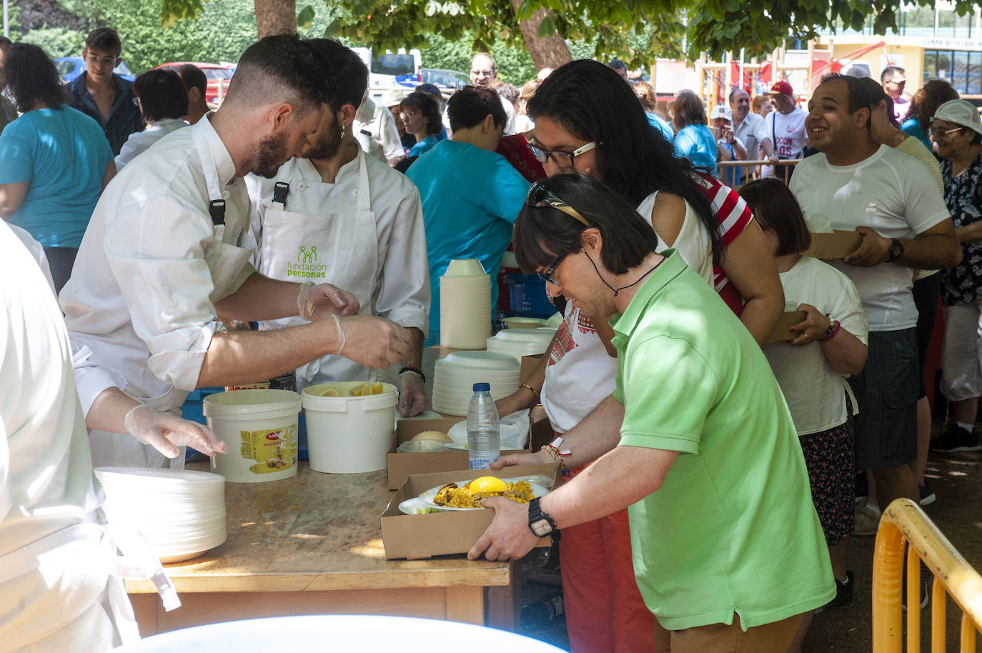 Fotos: Gran paella de Apadefim