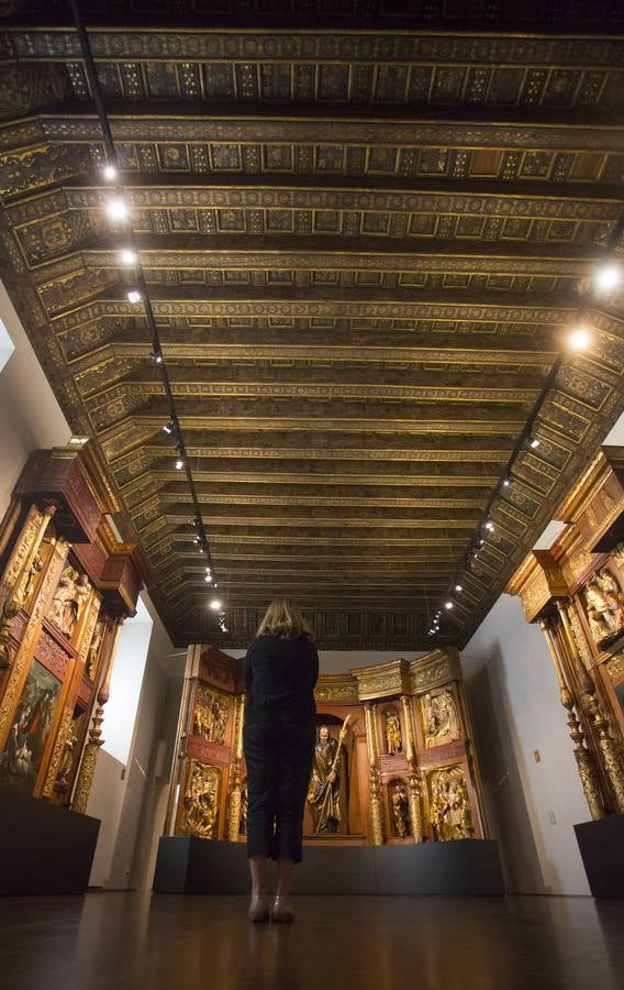 El Museo se ha visto desbordado cuando la dirección decidió abrir por la noche dos jueves de este mes | Extiende a dos jueves de agosto y varios días de septiembre la ruta guiada por sus 24 artesonados tras registrarse más de 150 personas en el ciclo 'Aunque sea de noche'