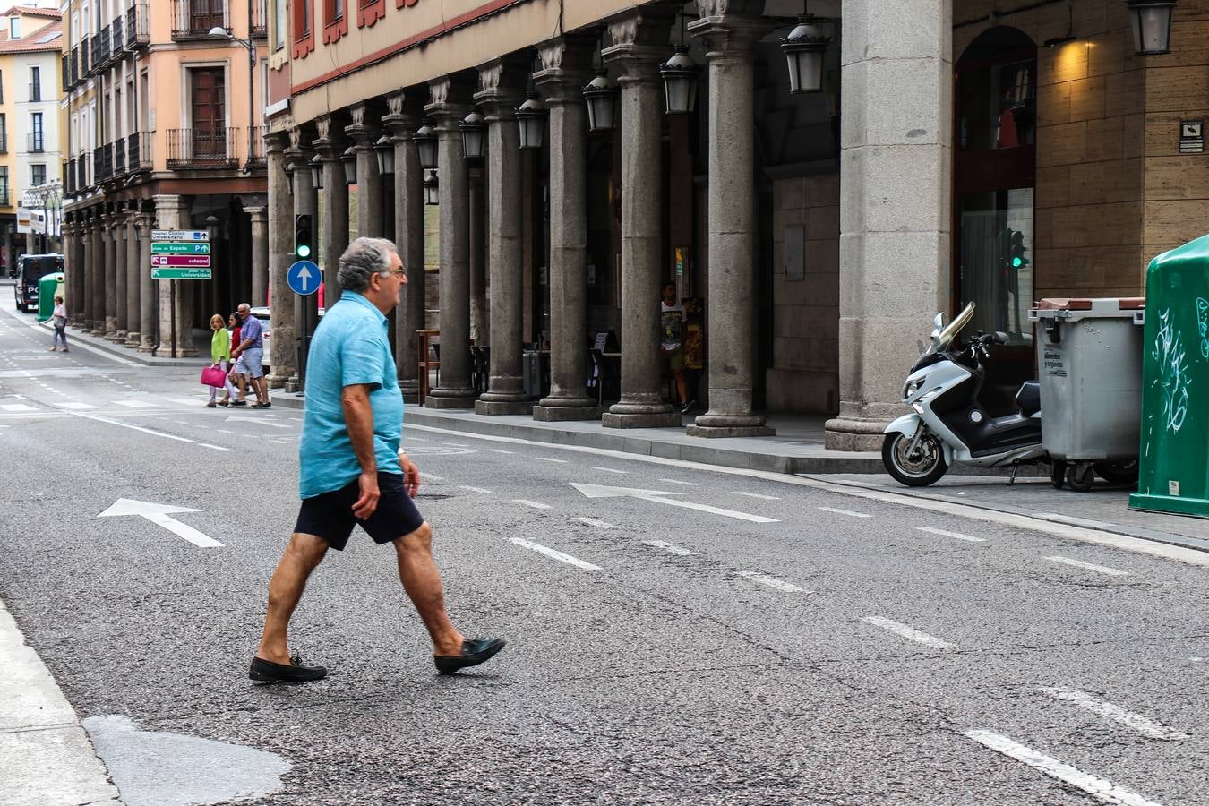 El Ayuntamiento advierte de que la medida puede prolongarse salvo que las anuncias lloviznas despejen la polución 'in extremis'