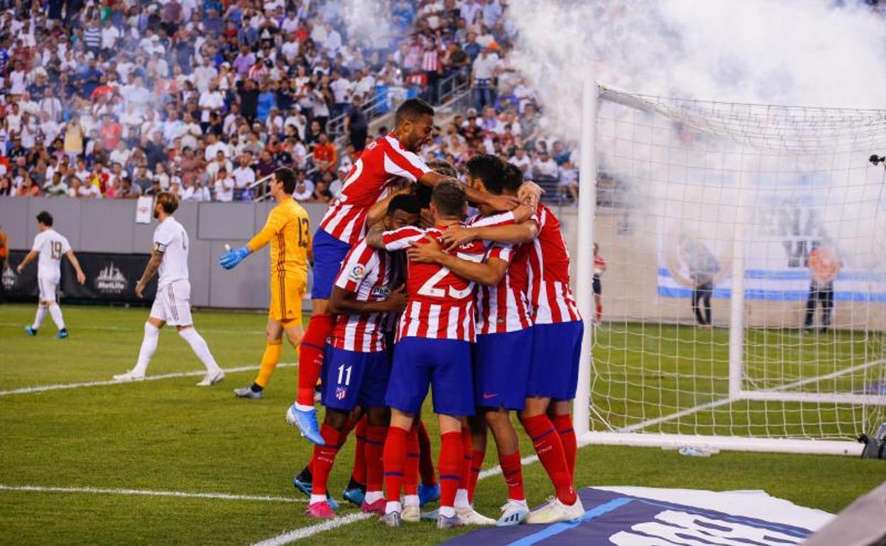 El Atlético vapulea al peor Real Madrid