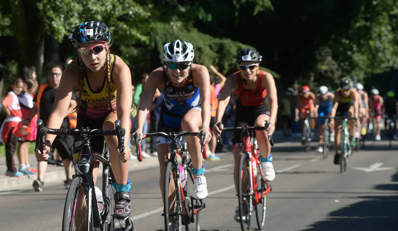 Fotos: XXII edición del Triatlón Ciudad de Valladolid