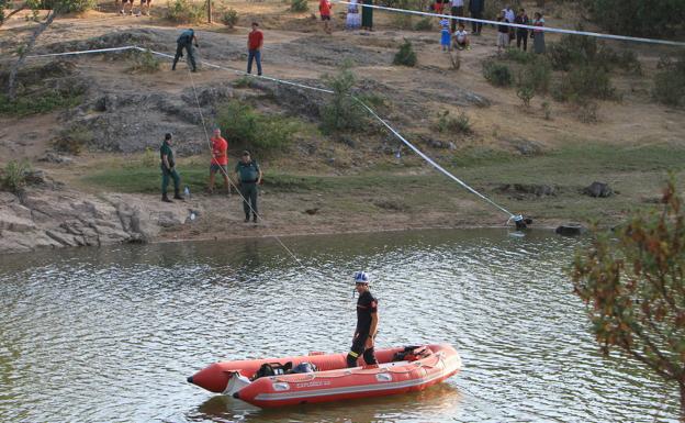 Labores de rescate llevadas a cabo en el Pontón Alto tras la desaparición del joven ecuatoriano, el pasado día 20 de julio. 