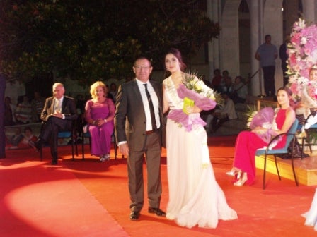 Íscar daba inicio oficial a sus Fiestas Populares de Agosto con el acto de proclamación, mediante la coronación e imposición de banda acreditativa, de Eva Peña Chico, Erika Gutiérrez Queiros y Paula Solís Pérez como Reinas de las Fiestas 2019.