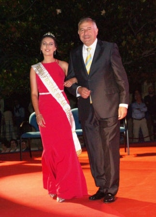 Íscar daba inicio oficial a sus Fiestas Populares de Agosto con el acto de proclamación, mediante la coronación e imposición de banda acreditativa, de Eva Peña Chico, Erika Gutiérrez Queiros y Paula Solís Pérez como Reinas de las Fiestas 2019.