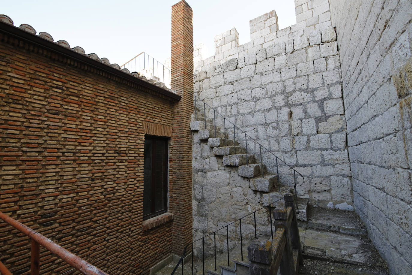Fotos: Visita institucional al castillo de Monzón