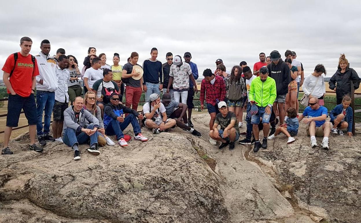 Participantes en la segunda Convivencia Multicultural celebrada en la localidad de Juzbado.
