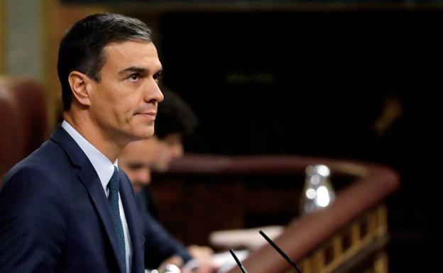 Pedro Sánchez, en el estrado del Congreso durante la segunda votación de investidura.